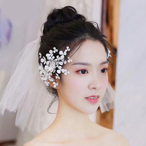 韩式新娘头饰甜美白色花朵镶钻发梳插梳结婚婚纱礼服饰品头纱配饰