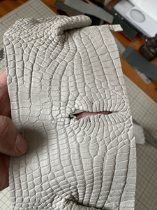哑光鳄鱼纹珍珠灰皮料手工皮具卡包表带料（满68包邮）