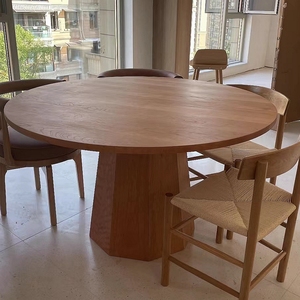 北欧设计师侘寂风实木餐桌原木家用圆桌木条型桌子小户型简约餐桌