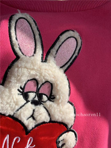 兔年英国超可爱毛绒绒兔子宽松高腰显瘦显高卫衣玫红色粉色蝙蝠袖