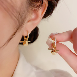 Luxlead洛诗琳の韩式简约方块打结两戴耳扣耳环