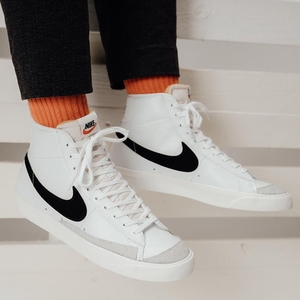 Nike/耐克正品男女鞋 BLAZER MID 开拓者高帮板鞋 BQ6806-100-002