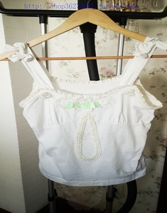 淑女屋服装系列-原创设计-白色蝴蝶结蕾丝包扣精致公主吊带背心