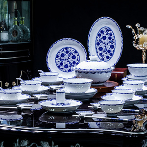 碗碟套装家用景德镇陶瓷器高档青花瓷釉下彩玲珑中式骨瓷餐具套装