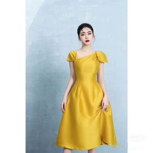 越南小众品牌洋气黄色不对称斜领气质生日演出平日可穿礼服连衣裙