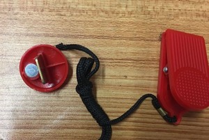 伊吉康跑步机配件 S700 红色安全开关 磁铁插卡启动钥匙 安全锁