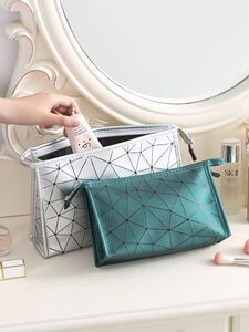 日本代购化妆包网红风简约便携化妆品收纳袋手包式旅行收纳包少女