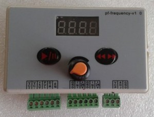 脉冲发生器步进伺服电机控制器模块可编程驱动器可调速控制板计数