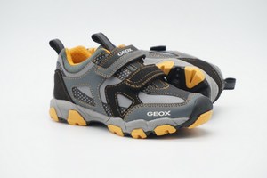 美国正品健乐士Geox Jr Magnetar中童舒适透气运动鞋34码J743LB