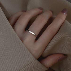 925纯银戒指女小众设计轻奢高级感素圈活口韩式单身食指戒冷淡风