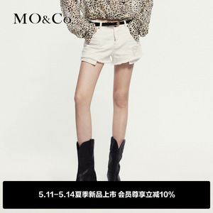 MO&Co. NOIR系列2024夏新品手磨破洞珠片内袋牛仔短裤MBD2SOT030