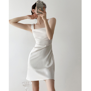 赫本风白色连衣裙女高级感新款夏季法式初恋感收腰吊带领证小白裙