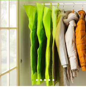 可挂式抽真空收纳袋可挂式抽真空收纳袋，全新，绿色。可以让衣柜