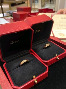 Cartier/卡地亚 love戒指经典款单钻对戒 18K金 宽窄版情侣婚戒女
