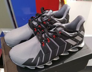 阿迪达斯 跑步鞋 AQ7560 springblade pro m 刀锋 40和40.5