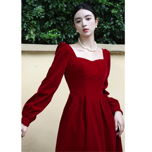 JUJU定制秋冬季新款丝绒长袖红色连衣裙法式复古赫本风裙子礼服女