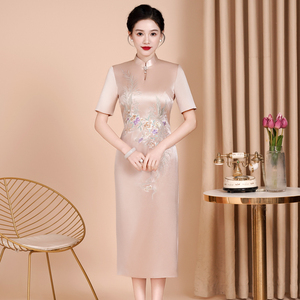 新中式旗袍结婚礼妈妈装婚庆礼服2024夏季新款喜婆婆婚宴装香槟色
