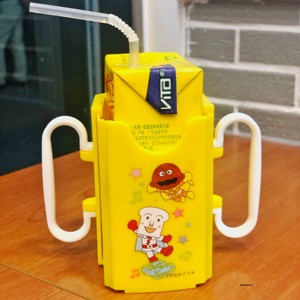 日本制造面包超人防洒儿童饮料牛奶盒双耳杯托可调节无异味水杯架