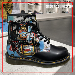 韩国代购Dr.MartensXJean Michel Basquiat联名8孔马丁靴27187001