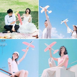 婚纱摄影旅拍道具手拿创意粉色飞机模型日系清新儿童写真拍照摆件