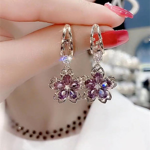 高级感紫色水晶花瓣耳环女春夏新款简约气质时尚超仙花朵银针耳饰