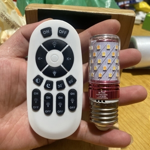 led灯泡E27螺口 三档调光 三色变光 2.5g遥控灯泡台灯调光灯泡