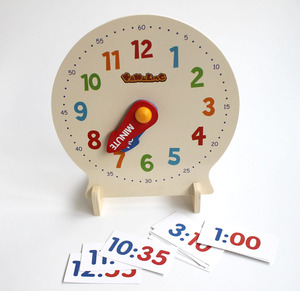 木制时钟　早教认知钟表　可拨动家教教具 拼插地图