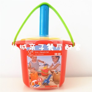 德国Hape沙模小桶五件套宝宝儿童木粒沙滩池玩具多功能铲子水桶套
