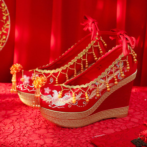 新娘红色手工小众轻奢秀禾结婚鞋中式婚礼高跟古风汉服绣花鞋子女