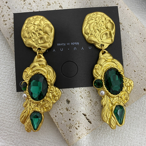 欧美时尚大牌夸张925银针耳钉耳饰高级感设计感新风尚绿色钻耳环