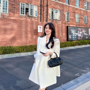 宽松阔版白色西装外套女2024年春秋新款韩版宽松显示气质西服上衣