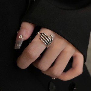 暗黑骷髅手爪戒指女小众设计嘻哈潮酷S925银开口个性指环食指戒潮