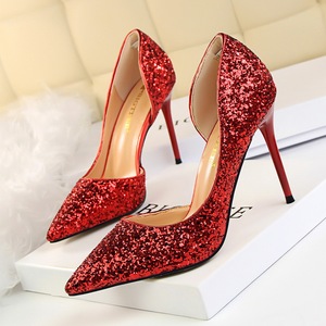 法式高跟鞋夏红色水晶鞋婚鞋细跟新款浅口尖头小众侧镂空大码女鞋