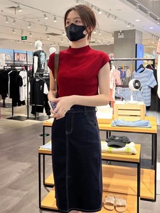 冰丝红色短袖T恤女港风上衣薄款2024新款时尚修身气质半袖针织衫