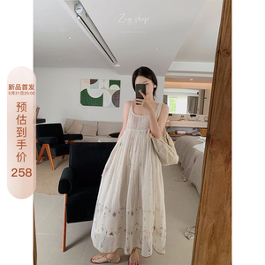 ZNG SHOP女装“童话镇”独特印花吊带裙 加了个短袖版本