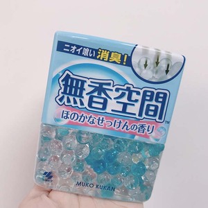 日本进口小林制药微香空间室内除臭空气清新剂固体消臭水晶香珠