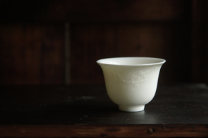 90年代台定德化白瓷 中国白手工浮雕梅花杯 铃铛品茗杯仰钟闻香杯