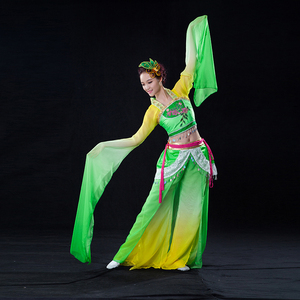裙摆舞者绿色渐变色长水袖 双水袖 民族古典舞桃李…