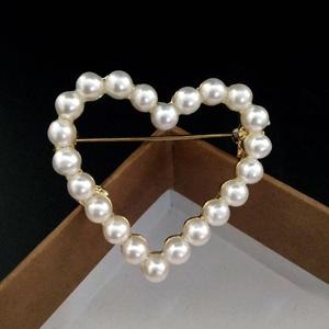 欧美日韩流行饰品心形珍珠精美别针胸针