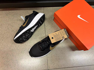 洛洛正品代购Nike大童运动休闲轻便透气跑步鞋成人可穿DD1096-002