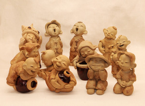 小陶娃娃茶宠摆件幼儿园摆件手工陶艺创意泥人陶土娃娃人物陶瓷娃