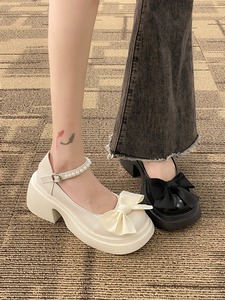法式玛丽珍鞋女2024夏季新款甜美蝴蝶结厚底粗跟珍珠配裙子小皮鞋