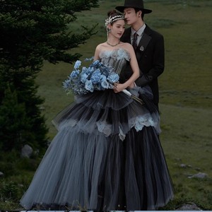 影楼拍照主题服装渐变彩色花朵黑蓝拖尾婚纱情侣写真外景摄影礼服