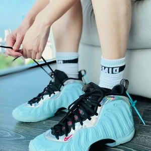 Nike Posite One天蓝镭射南海岸喷泡女子复古蓝球鞋DH6490-400