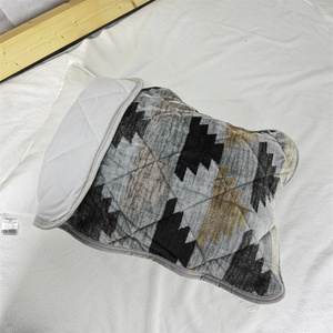 外贸日单吸湿发热枕垫防滑保暖冬季日式毛绒单人枕巾法兰绒枕头垫