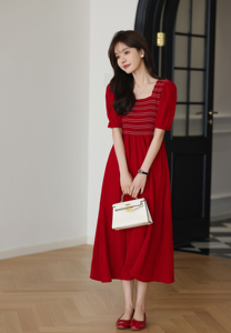 法式红色连衣裙女2024夏季新款过膝长款收腰显瘦雪纺裙方领气质