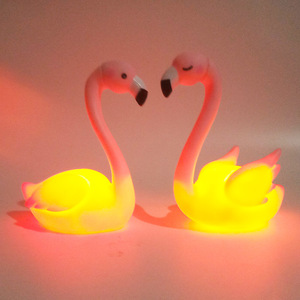 火烈鸟蛋糕装饰塑料搪胶带灯展翅情侣生日婚礼甜品台配件天鹅摆件