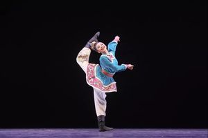 第十二届桃李杯蒙族舞蹈 姜雨彤 鄂温克 舞蹈比赛服装演出表演服