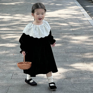 童裙2023秋季新款韩版女童复古风黑色蕾丝领连衣裙儿童丝绒公主裙