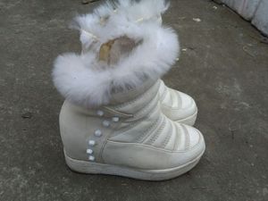 二手女鞋 甜美冬圆头短筒雪地靴加厚女靴保暖中跟靴靴子白 nx132